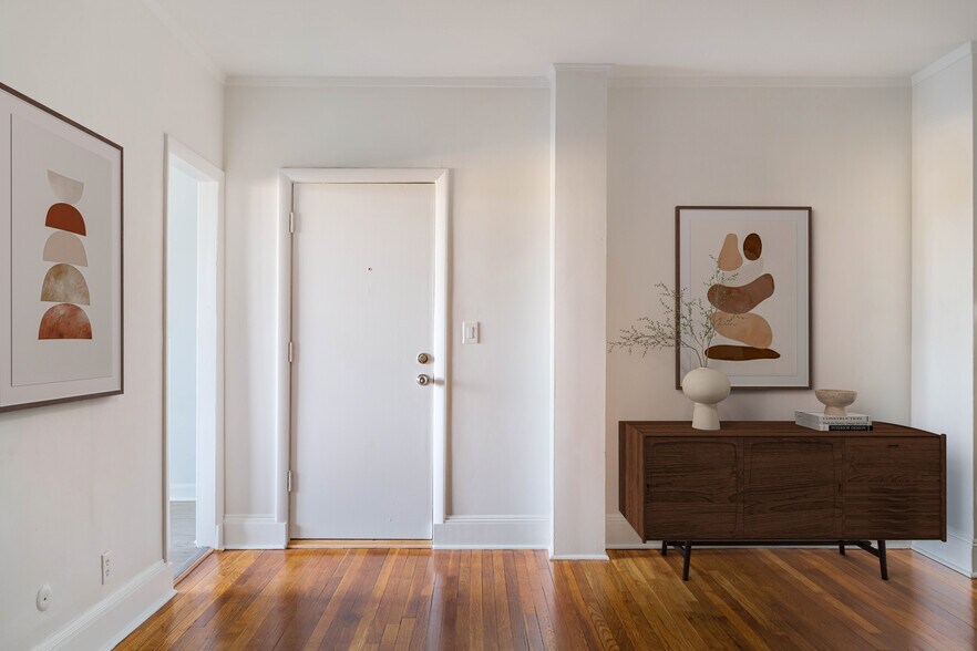 Building Photo - 321 Tappan St