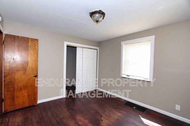 Building Photo - 937 Grand Ave