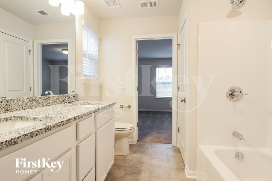Building Photo - 721 Ridgemoor Trl