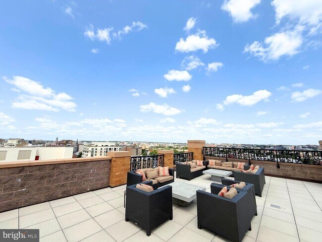 Building Photo - 910 M St NW