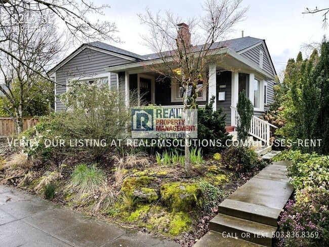 Building Photo - 2219 SE Tamarack Ave