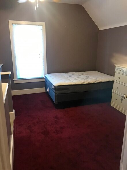 Building Photo - 224 N Glassell St