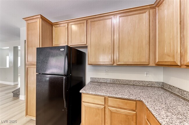 Building Photo - 5567 Cortu Ave