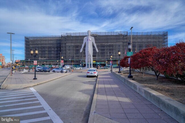 Building Photo - 131 E North Ave