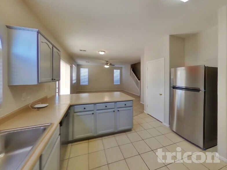 Building Photo - 4868 E Meadow Land Dr