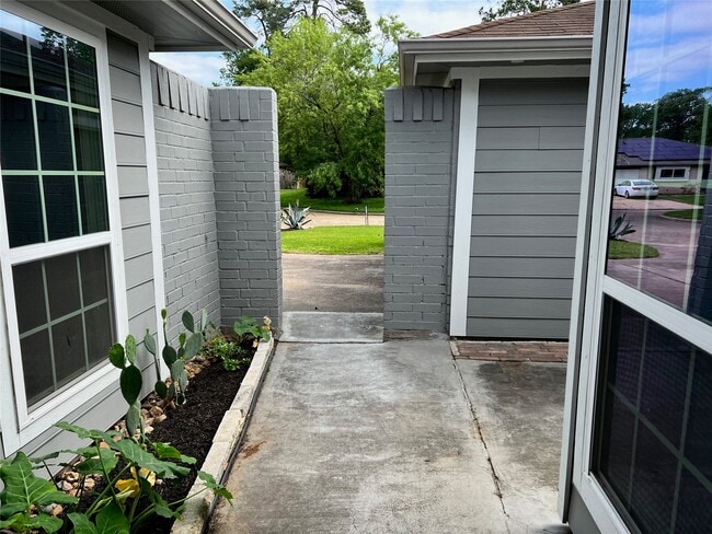 Building Photo - 17511 Glenhew Rd