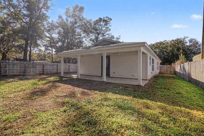 Building Photo - 5230 Richburg St