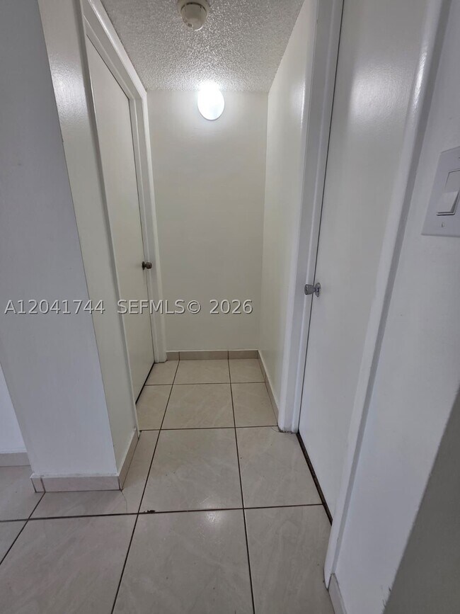 Building Photo - 6930 Miami Gardens Dr