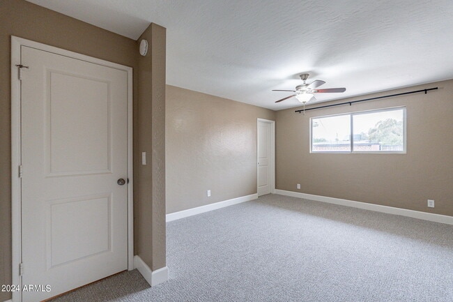 Building Photo - 1320 E Orchid Ln