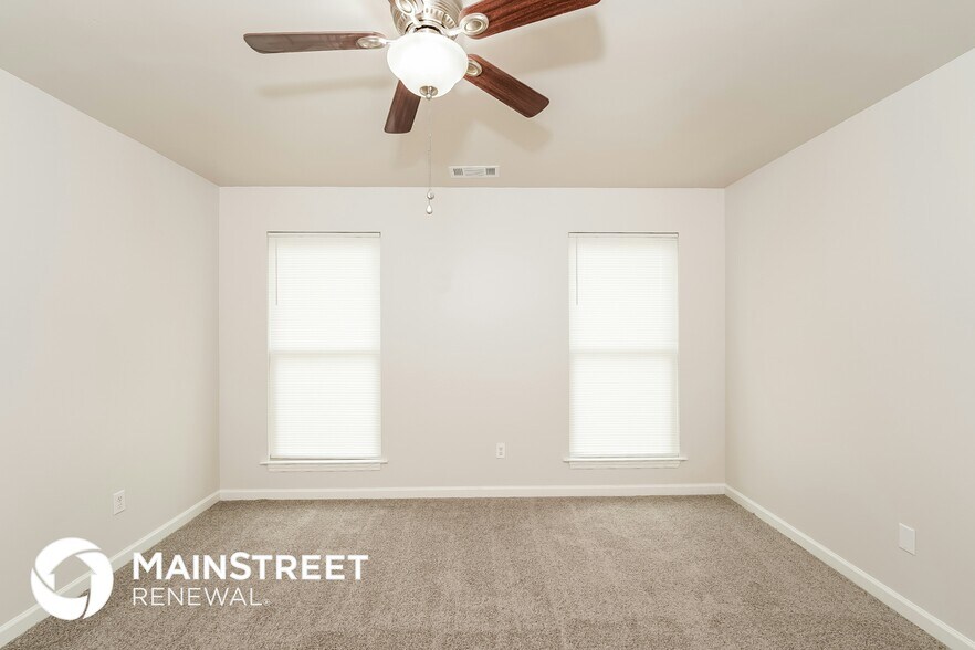 Building Photo - 975 Moonlite Dr