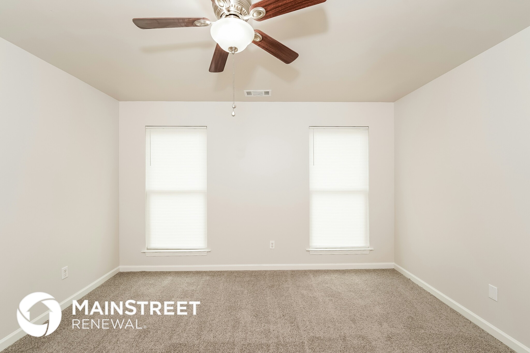 Building Photo - 975 Moonlite Dr