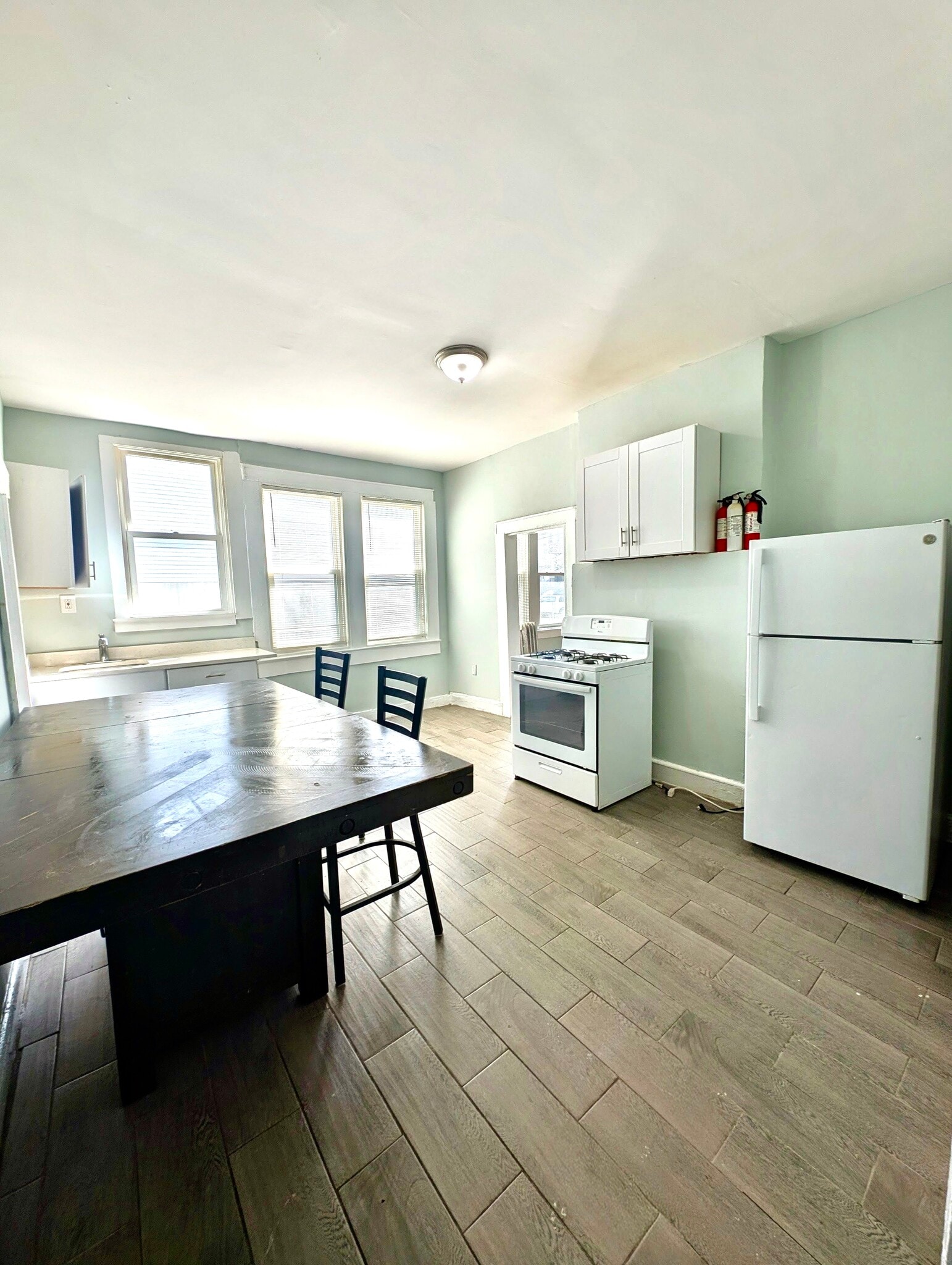 Kitchen - 114 Littleton Ave