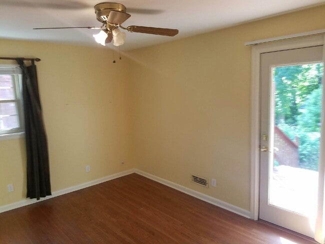 Building Photo - 3BR/1BA