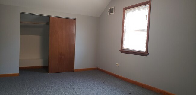 Building Photo - 5413 N Mobile Ave