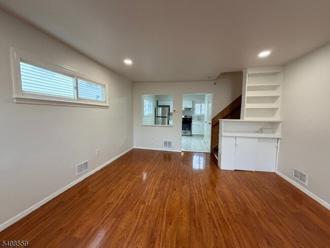 Building Photo - 260 Everett Rd