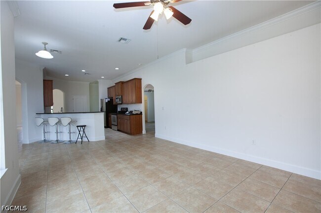 Building Photo - 2110 SW 38th Terrace