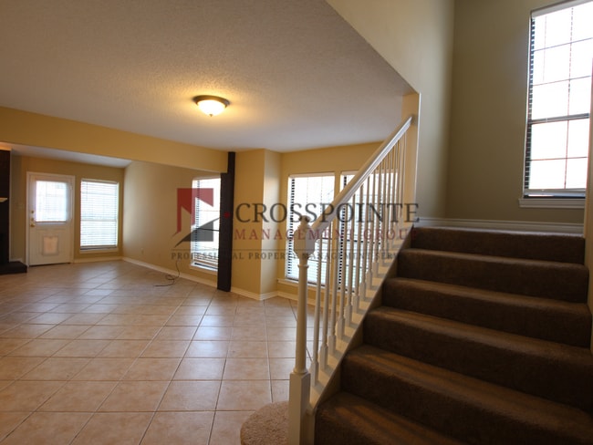 Building Photo - 2 Bedroom 2.5 Bath Townhome, Tyler TX!