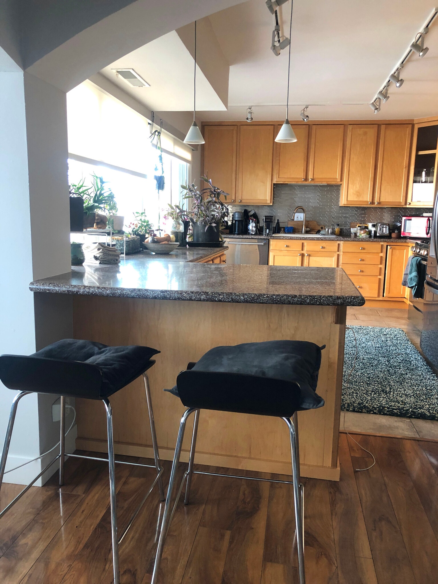 Kitchen Nook - 800 N Washington St