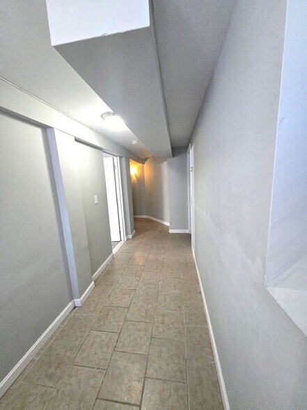 Building Photo - 98 Bradley St