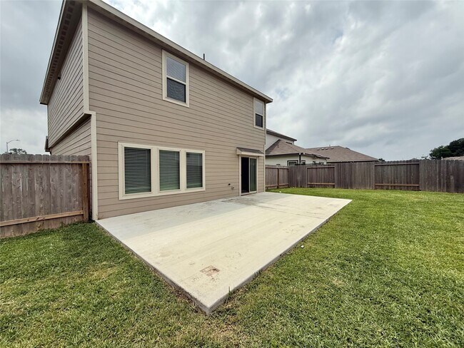 Building Photo - 21235 Mem Vis Dr