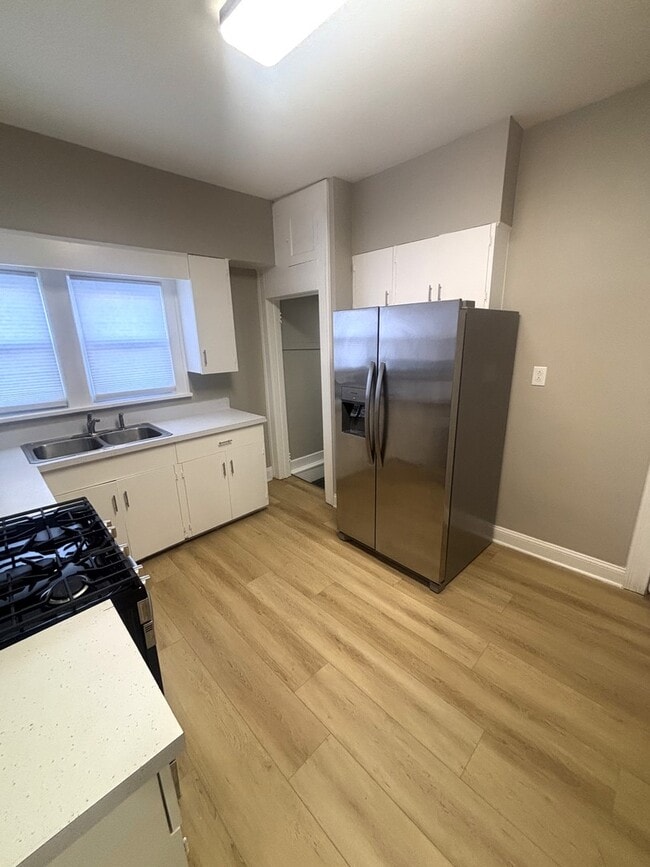 Building Photo - 756 Walnut Ave