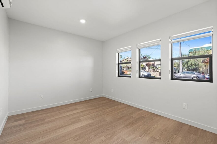 Building Photo - 4787 Panorama Dr