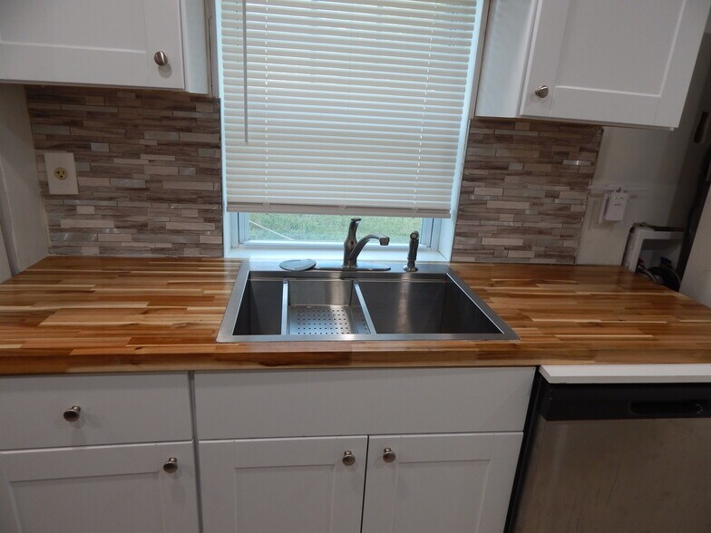 Kitchen Sink - 3388 Harrison Rd