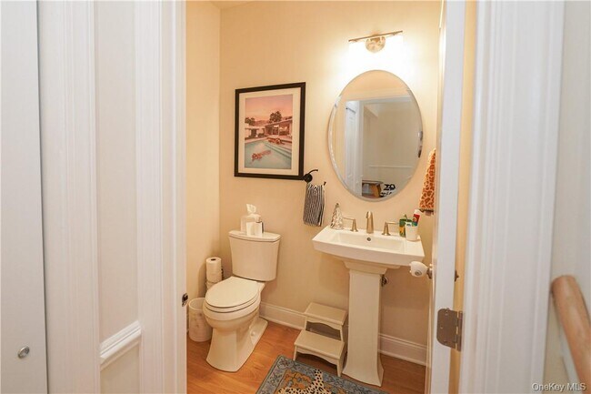 Building Photo - 20 Deforest Dr