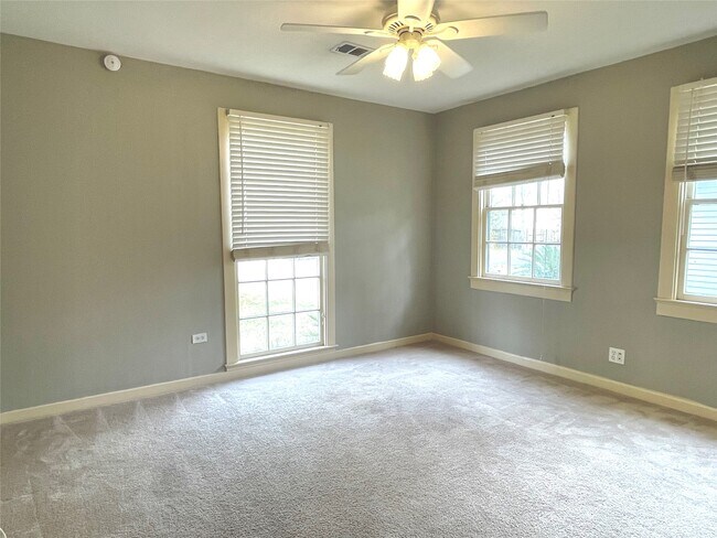 Building Photo - 3326 Triplett St