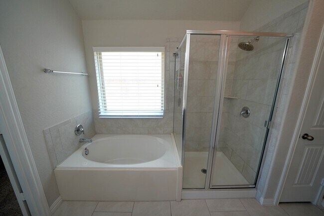 Building Photo - Immaculate First Time Rental in Potranco Run!