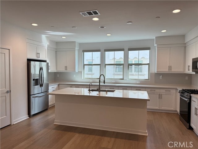 Building Photo - 235 Babson Ct