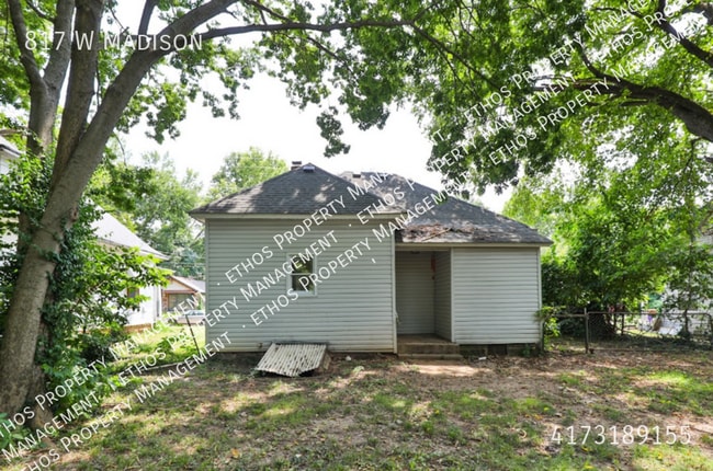 Building Photo - 817 W Madison-