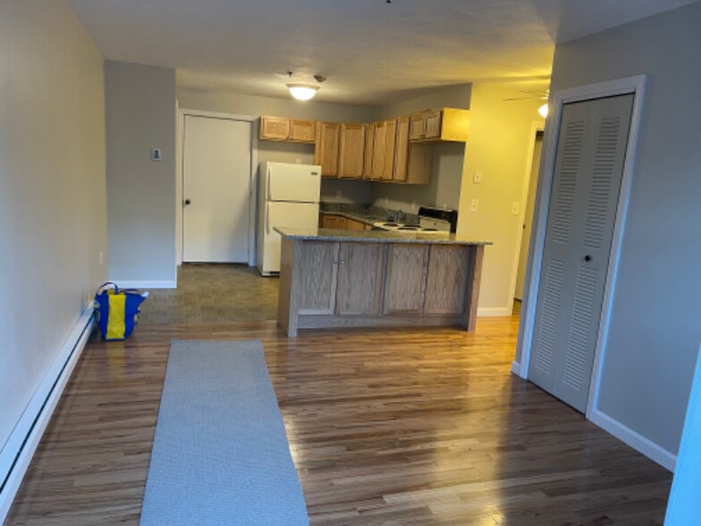 Building Photo - 3 Cook St