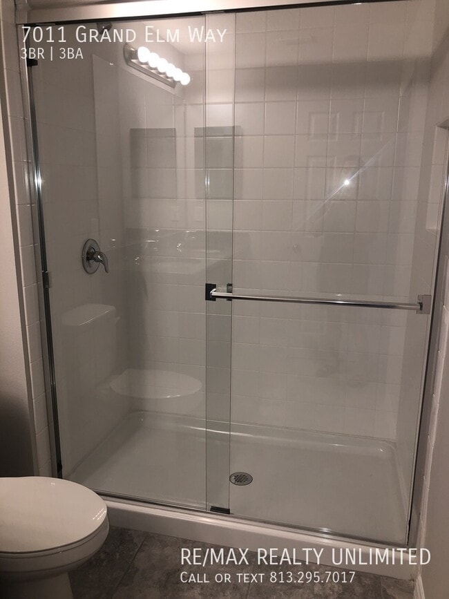 Building Photo - 7011 Grand Elm Dr