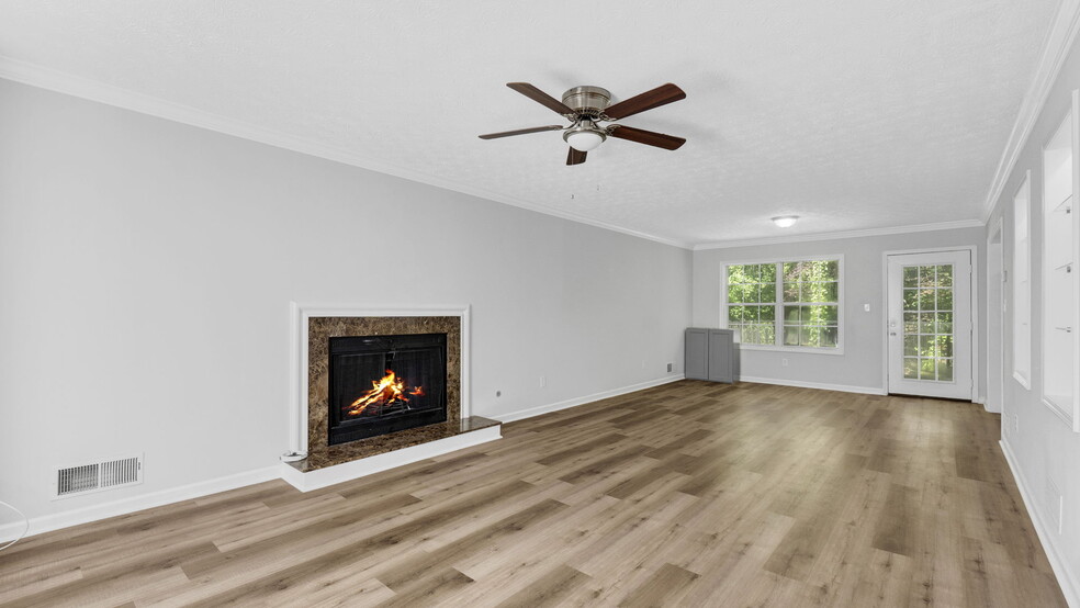Building Photo - 4433 Coopers Creek Dr SE