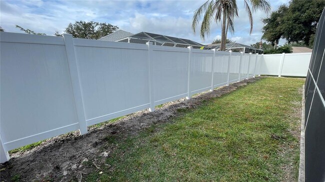 Building Photo - 6214 White Clover Cir