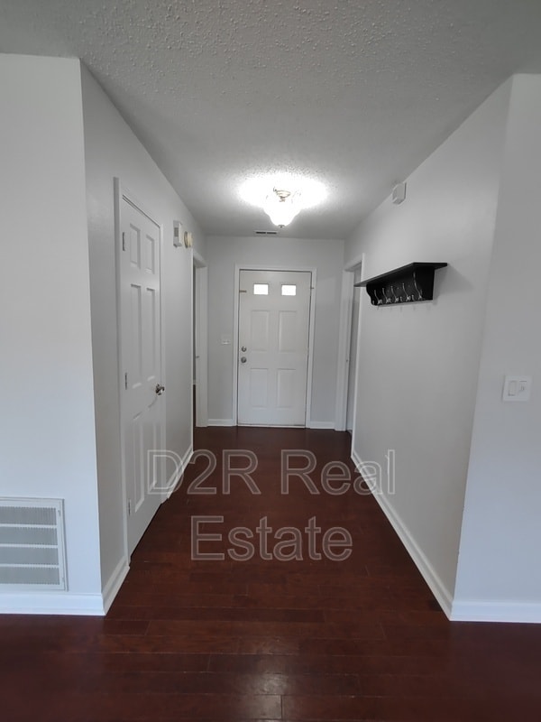 Building Photo - 1121 Branigin Creek Ct