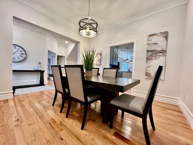 Building Photo - NEW, big, beautiful, Executive Home Liberty Twp