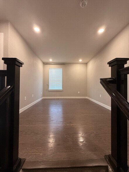 Building Photo - 23121 E Jamison Dr