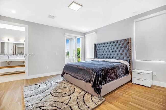 Building Photo - 3655 SW 26th St