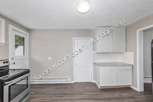 Building Photo - 740 Kellogg St SE