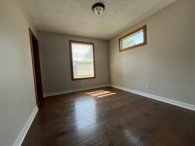 Building Photo - 3948 43rd St