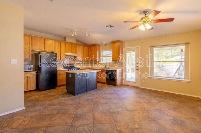 Building Photo - 2557 Vernell Way