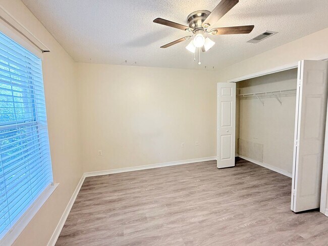 Building Photo - Spacious 3-Bedroom Home Near NAS Whiting Field