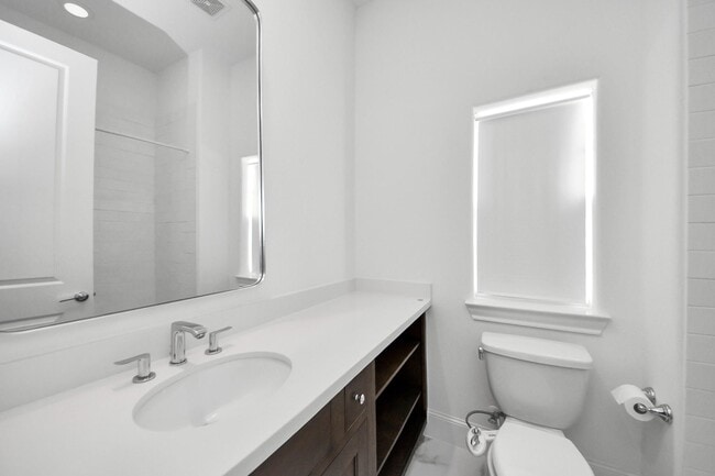 Building Photo - 4005 Woodshire Vlg Ests