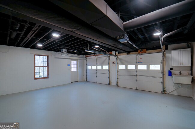 Building Photo - 290 Ginger Cake Rd