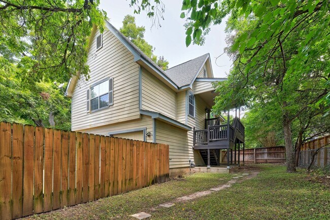 Building Photo - 106 E 46th St