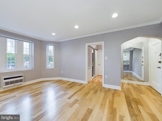 Building Photo - 3051 Idaho Ave NW