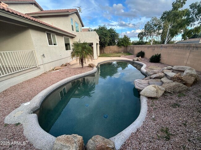 Building Photo - 1611 W Musket Way