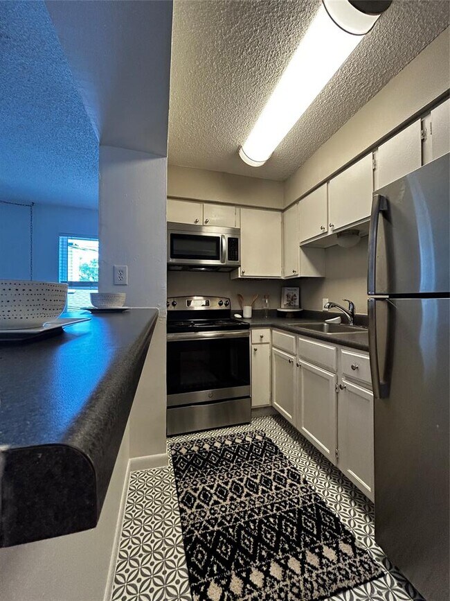 Building Photo - 808 Winflo Dr